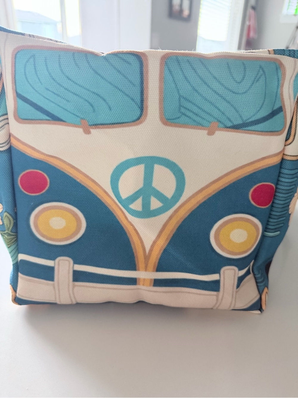Vintage-style VW camper bus duffle bag - Picture 7 of 12